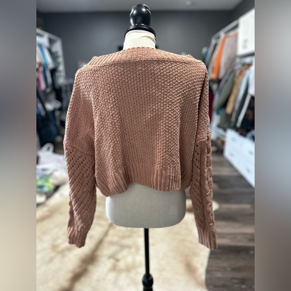 Urban Outfitters Sweater Women’s Small Brown Cable Knit Cropped Long Sleeve - Picture 5 of 7